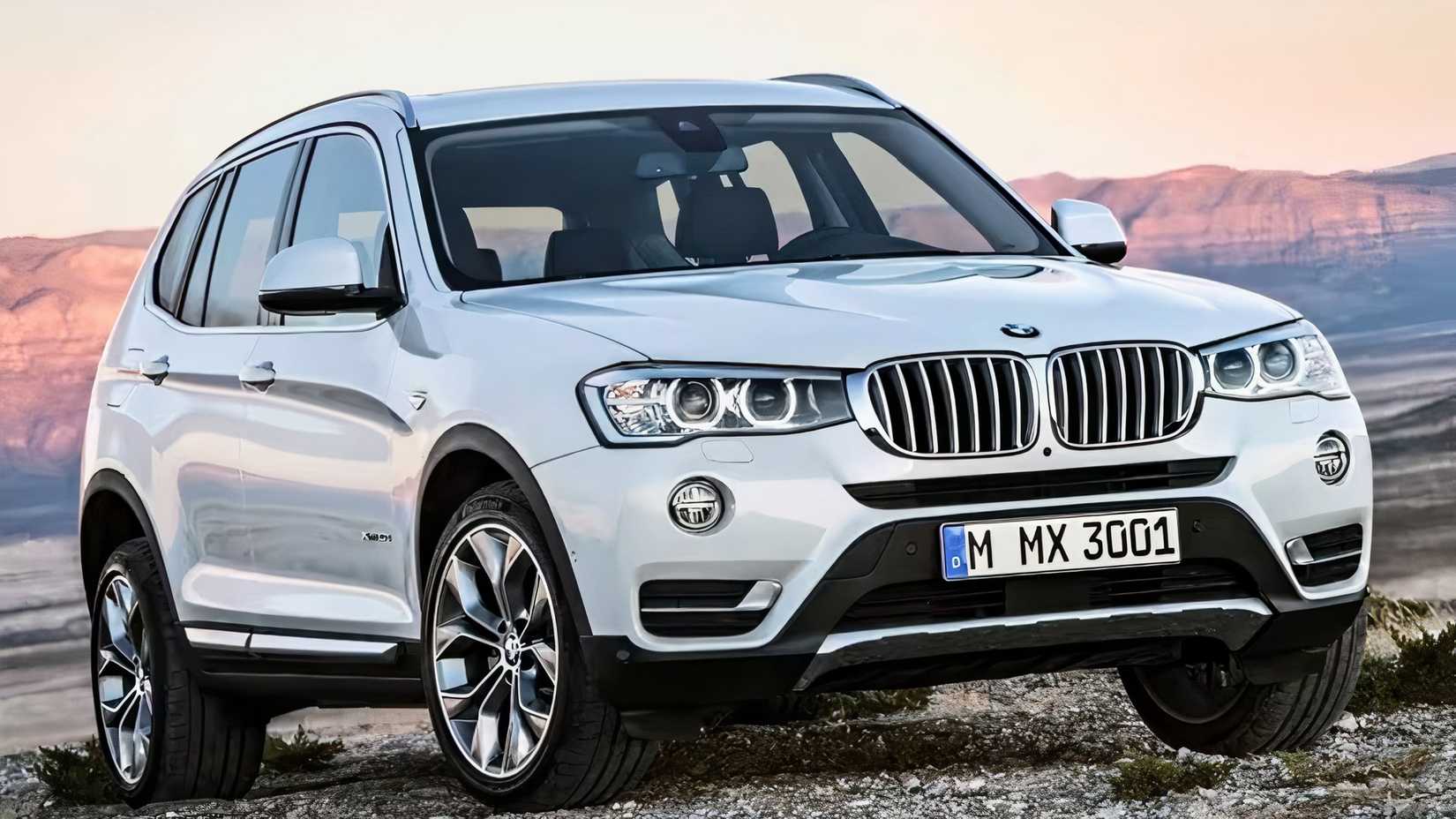 Front 3/4 shot of a 2016 BMW X3