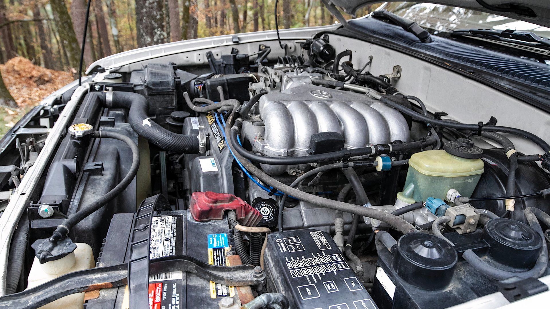 Compartimento do motor Toyota 4Runner 1996