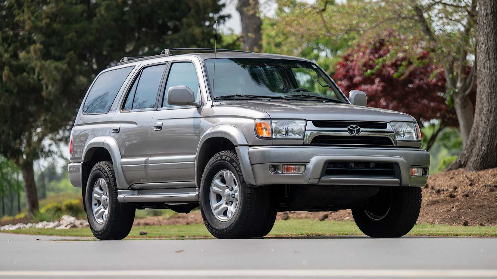2002 Toyota 4Runner in silver Posing on country road