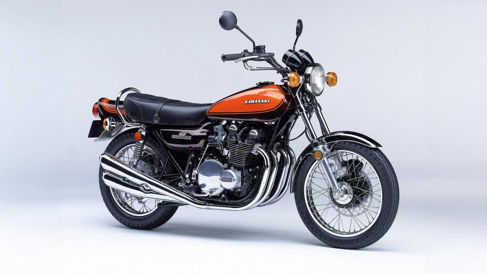 Kawasaki Z1 static front quarter shot
