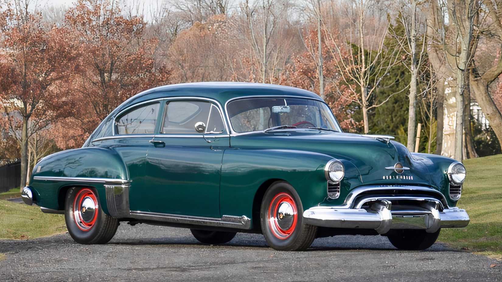 3/4 side view of 1949 Oldsmobile Rocket 88