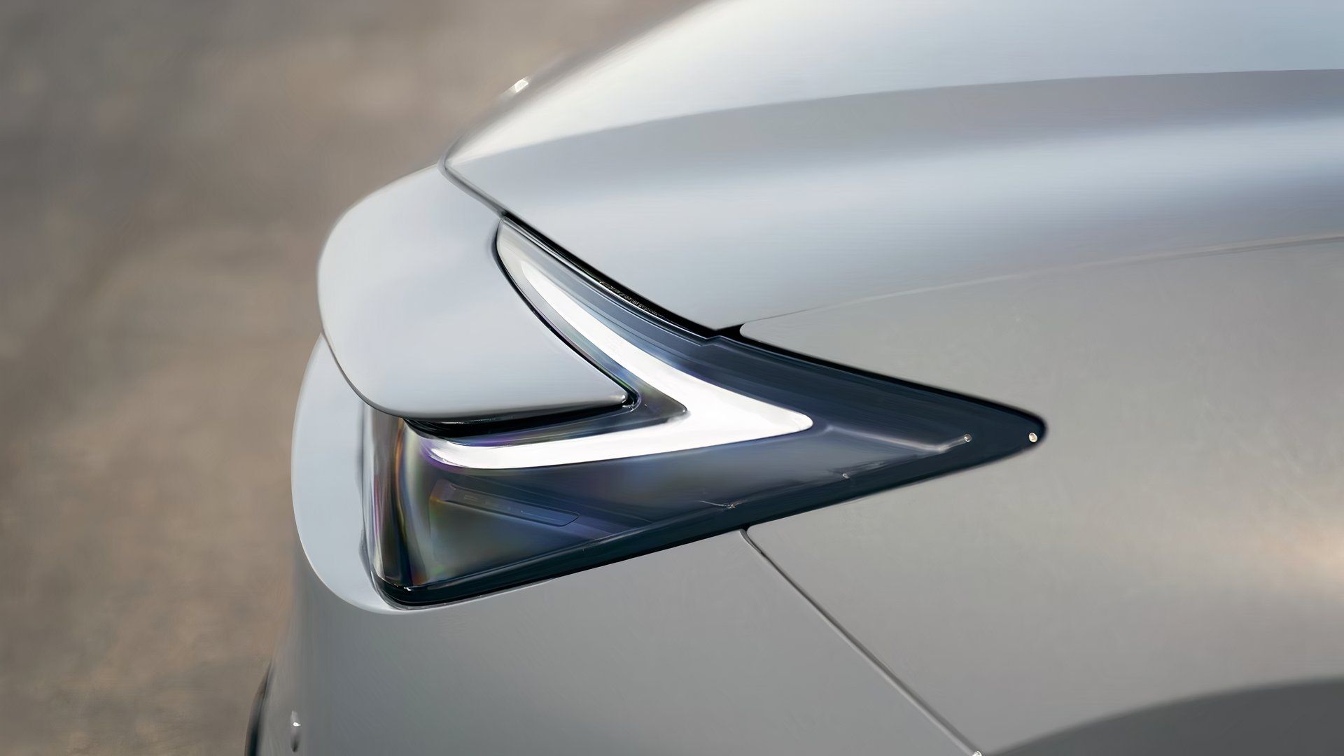 The Hybrid Sedan With The Best Mileage For Long-Distance Travel