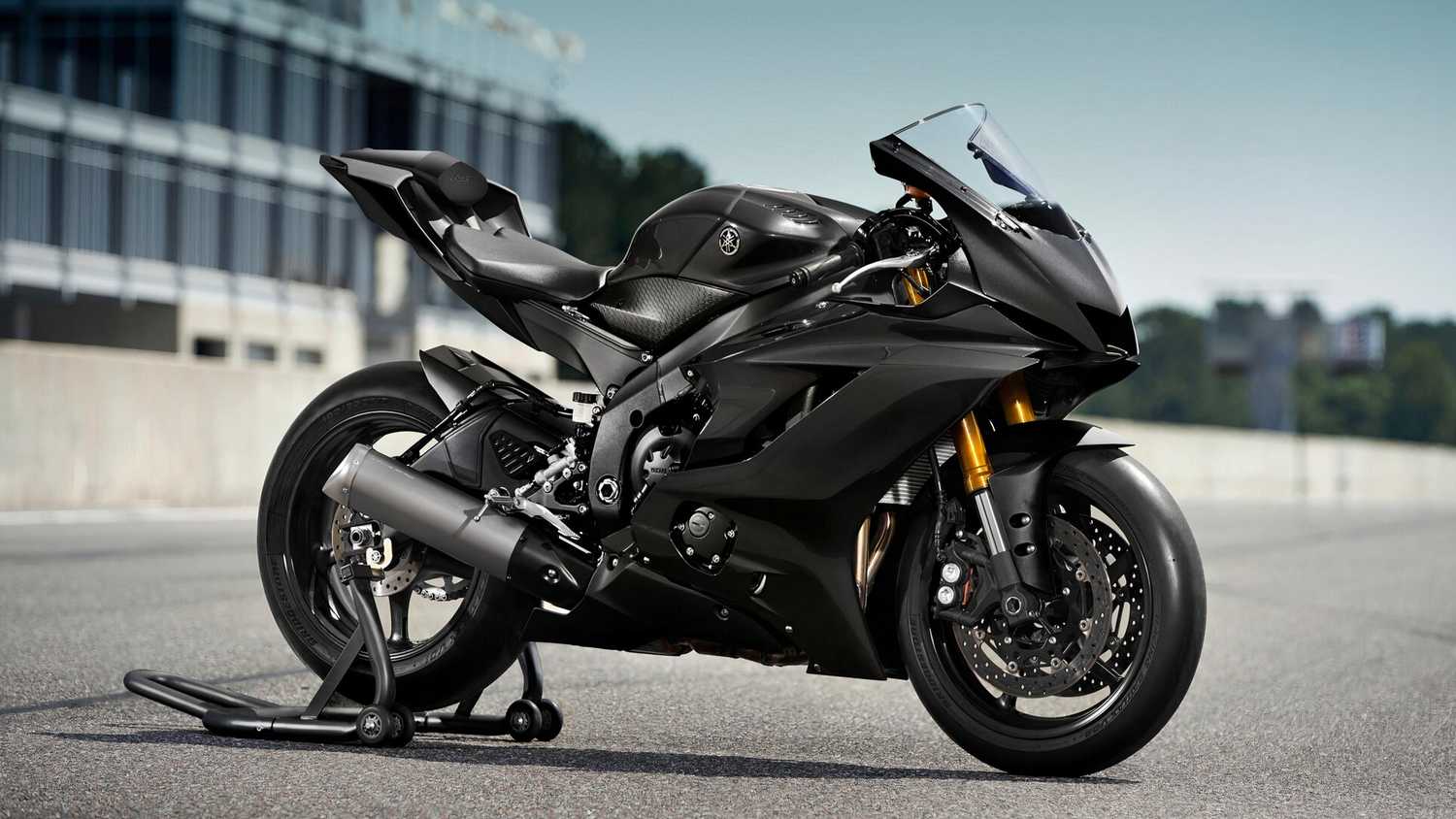 Left Hand Pick R6 Here's Why We Would Pick The Yamaha R6 Over The New YZF-R9