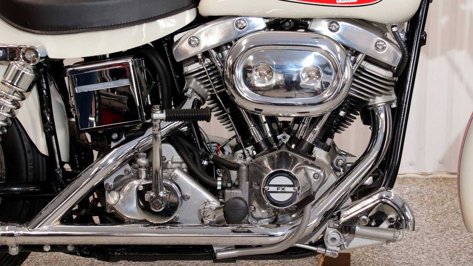 Detalhe do motor Harley-Davidson FX Super Glide Night Train 1971