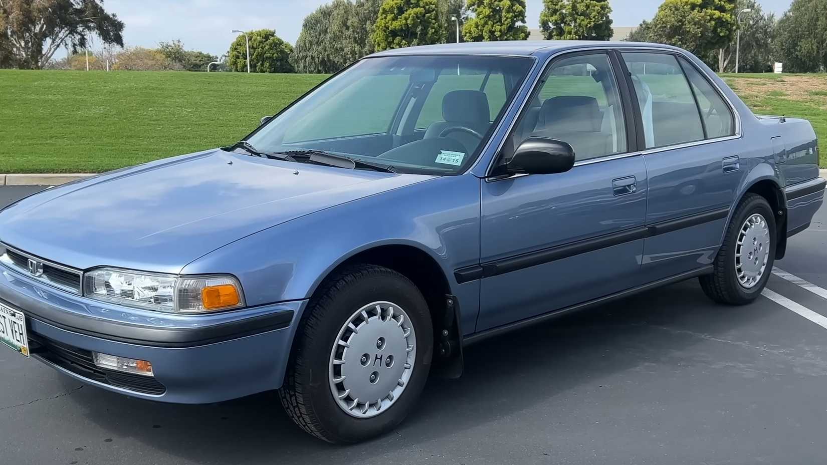 Azul 1990 Honda Accord-06
