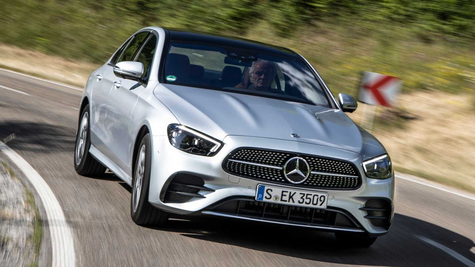 2022 Mercedes-Benz E-Class front 3/4 action
