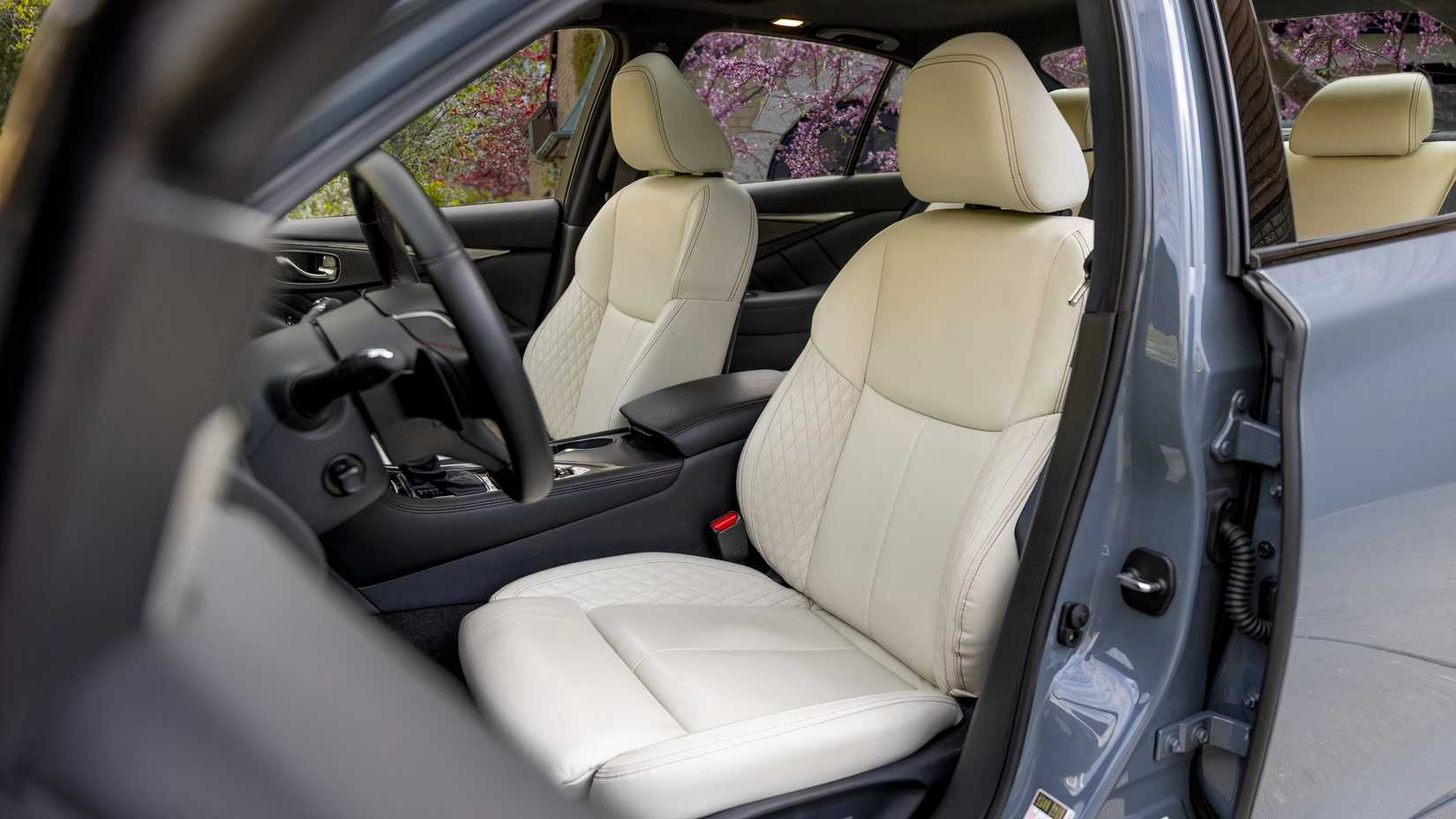 2022_INFINITI_Q50_23 Cortado