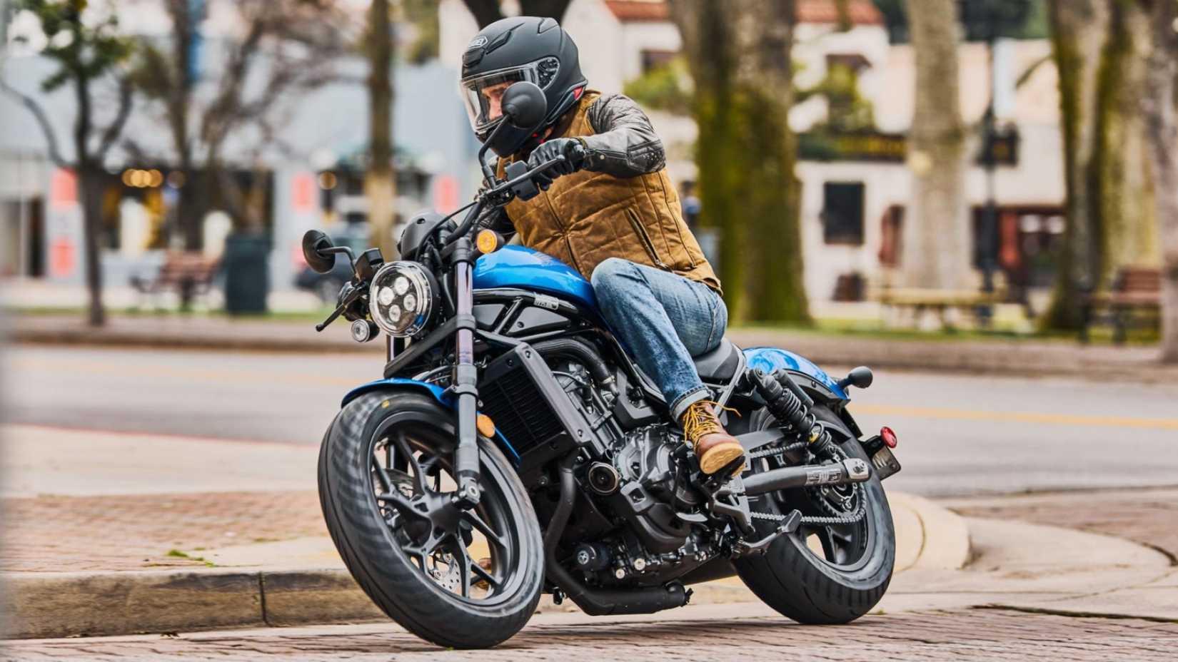 2025 Honda Rebel 1100 cornering on urban road hd wallpaper