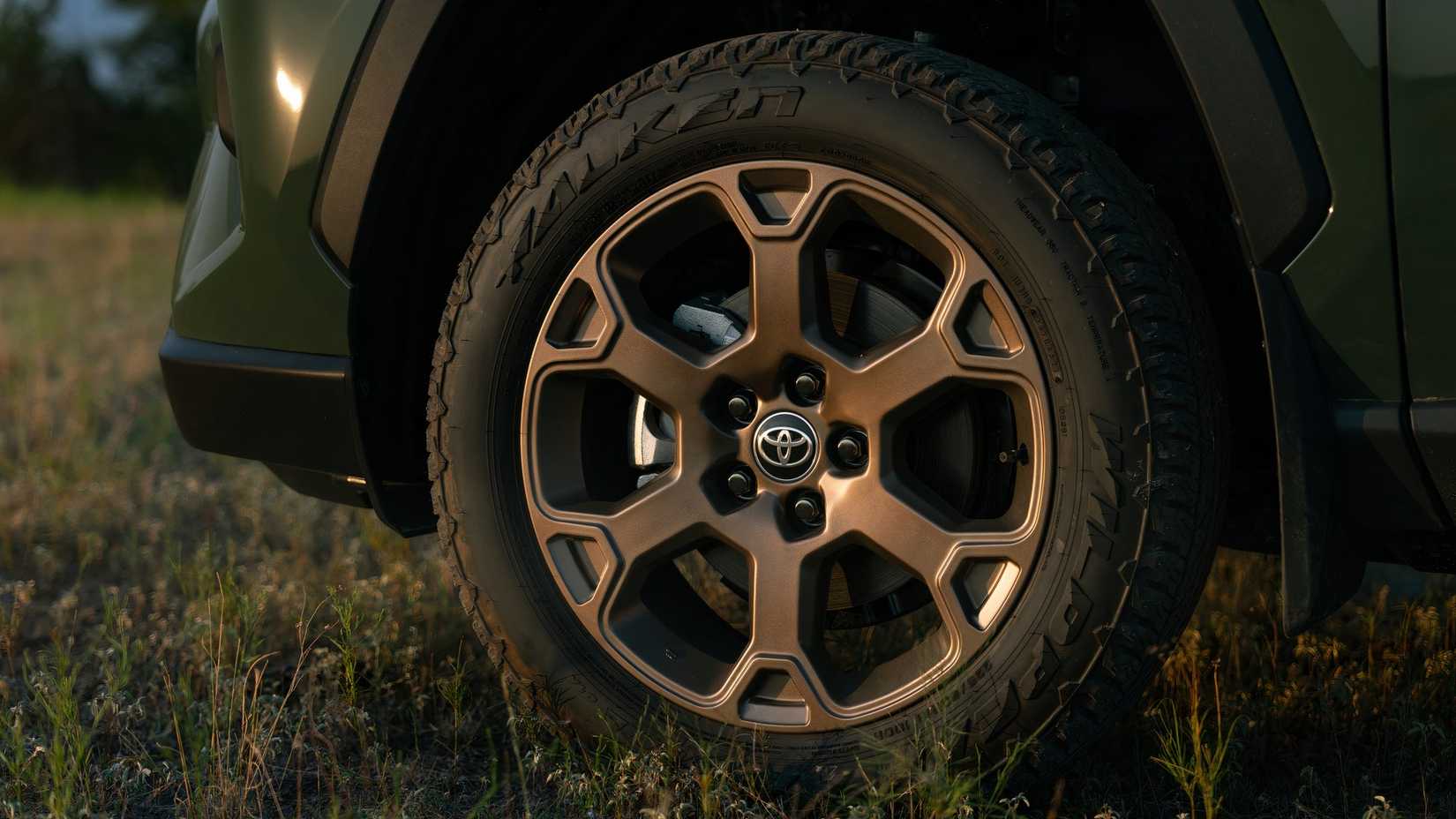 2024 Toyota RAV4 tire