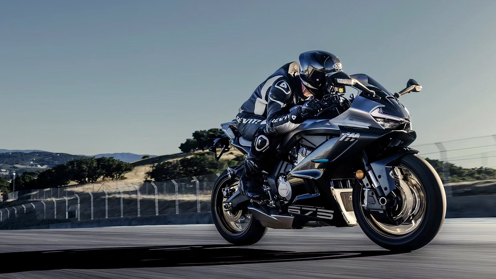 全体性と内蔵秩序 The Sportbike That Punches Above Its Weight For A Lower Cost