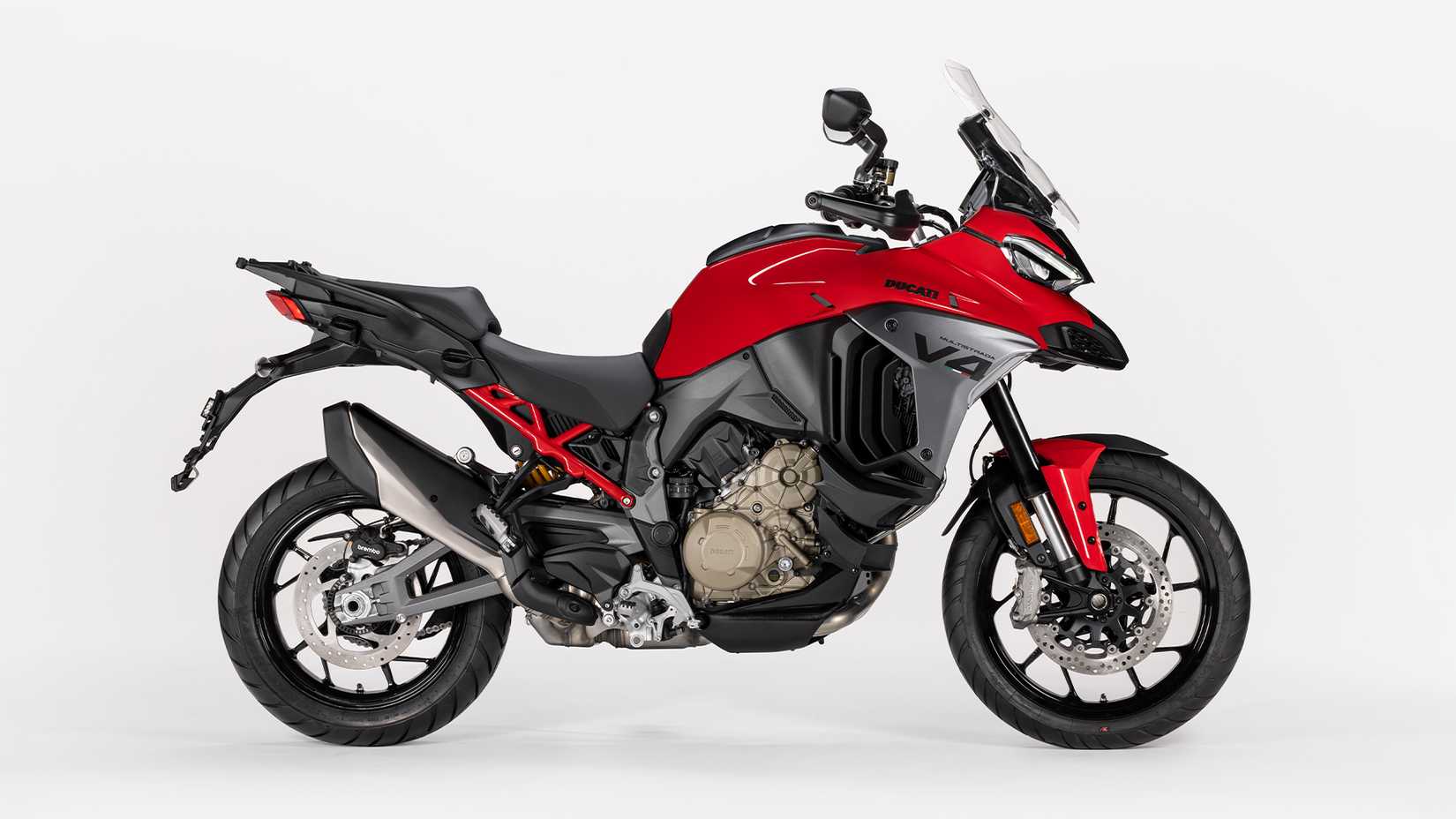 Uma foto de estúdio da Ducati Multistrada V4 2025