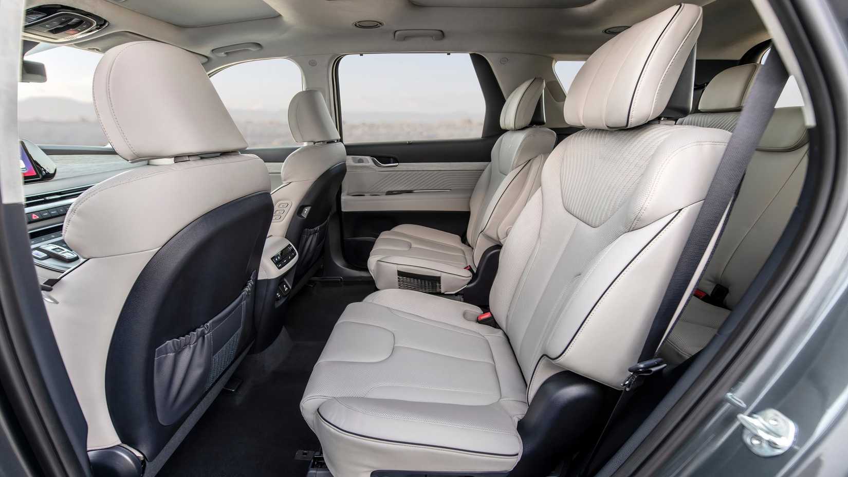 2025 Hyundai Palisade second row