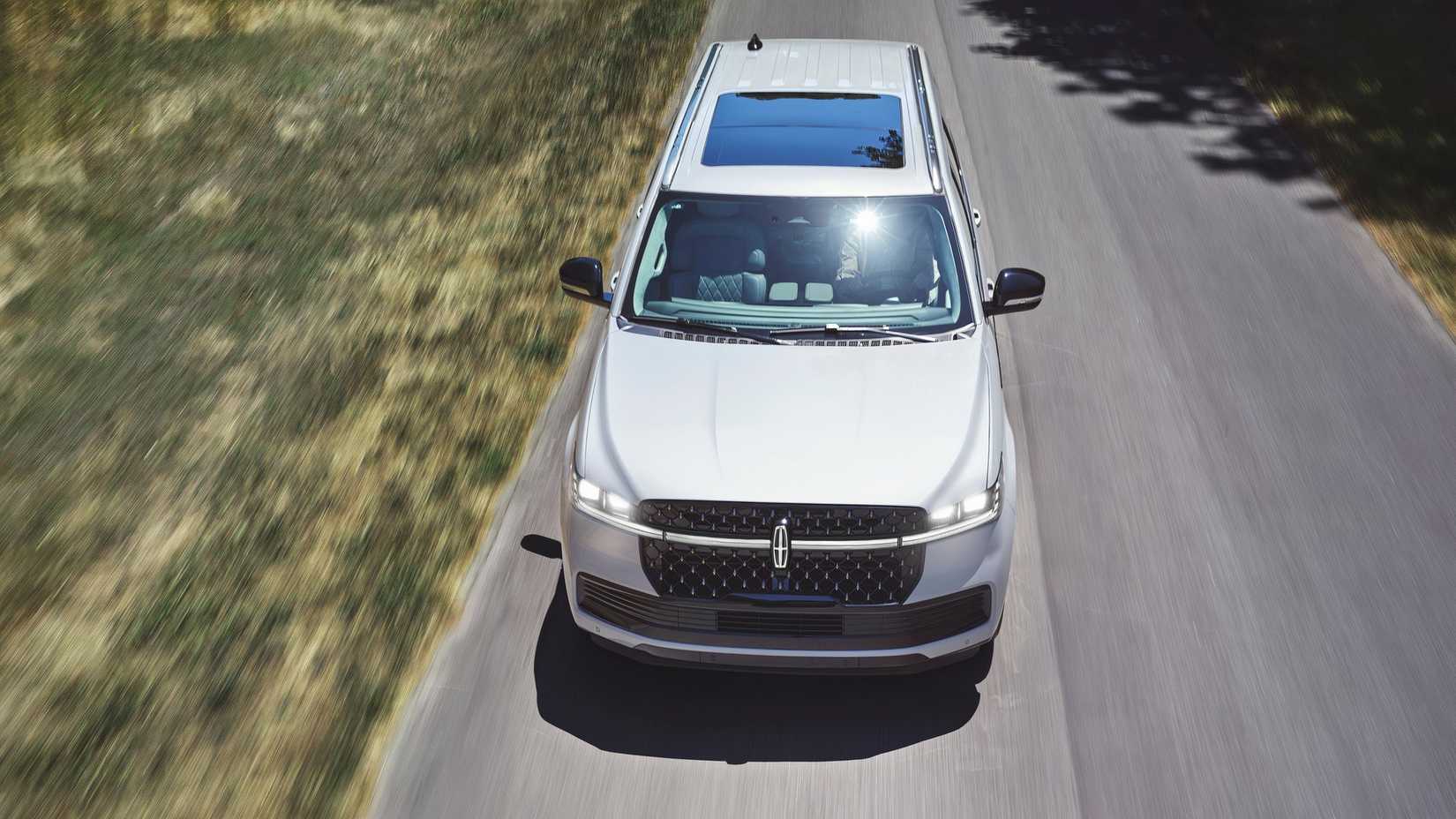 2025 Lincoln Navigator top view