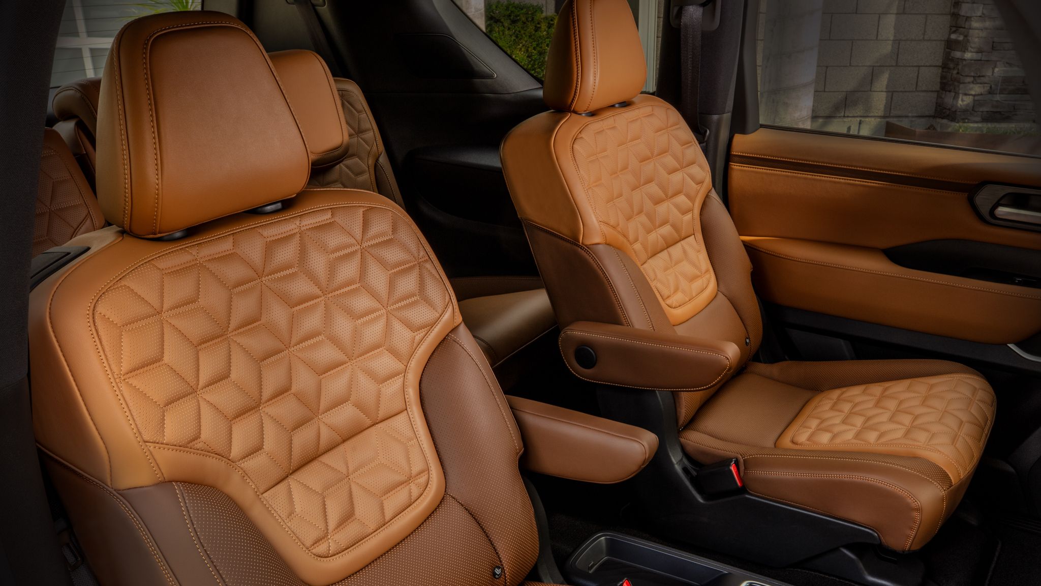2025 Nissan Armada Platinum Interior-17