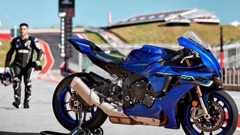 2025 Yamaha YZF-R1 completa