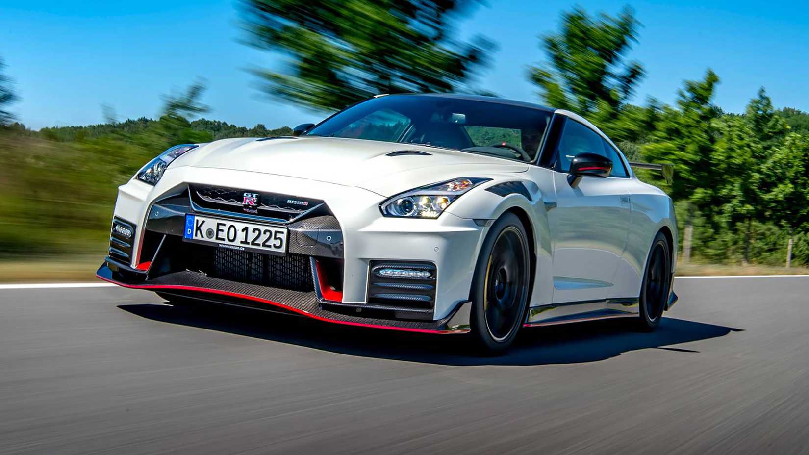 Family-Friendly Godzilla: Remembering The Ultra-Rare 4-Door R34 Nissan ...