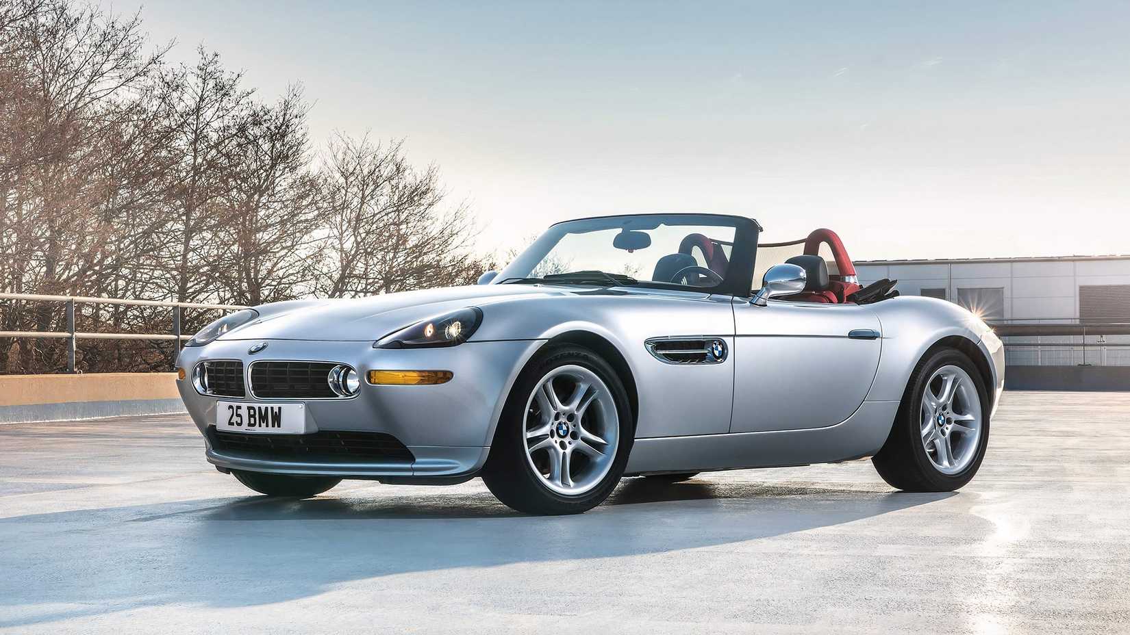 Front 3/4 view of a 2000 BMW Z8
