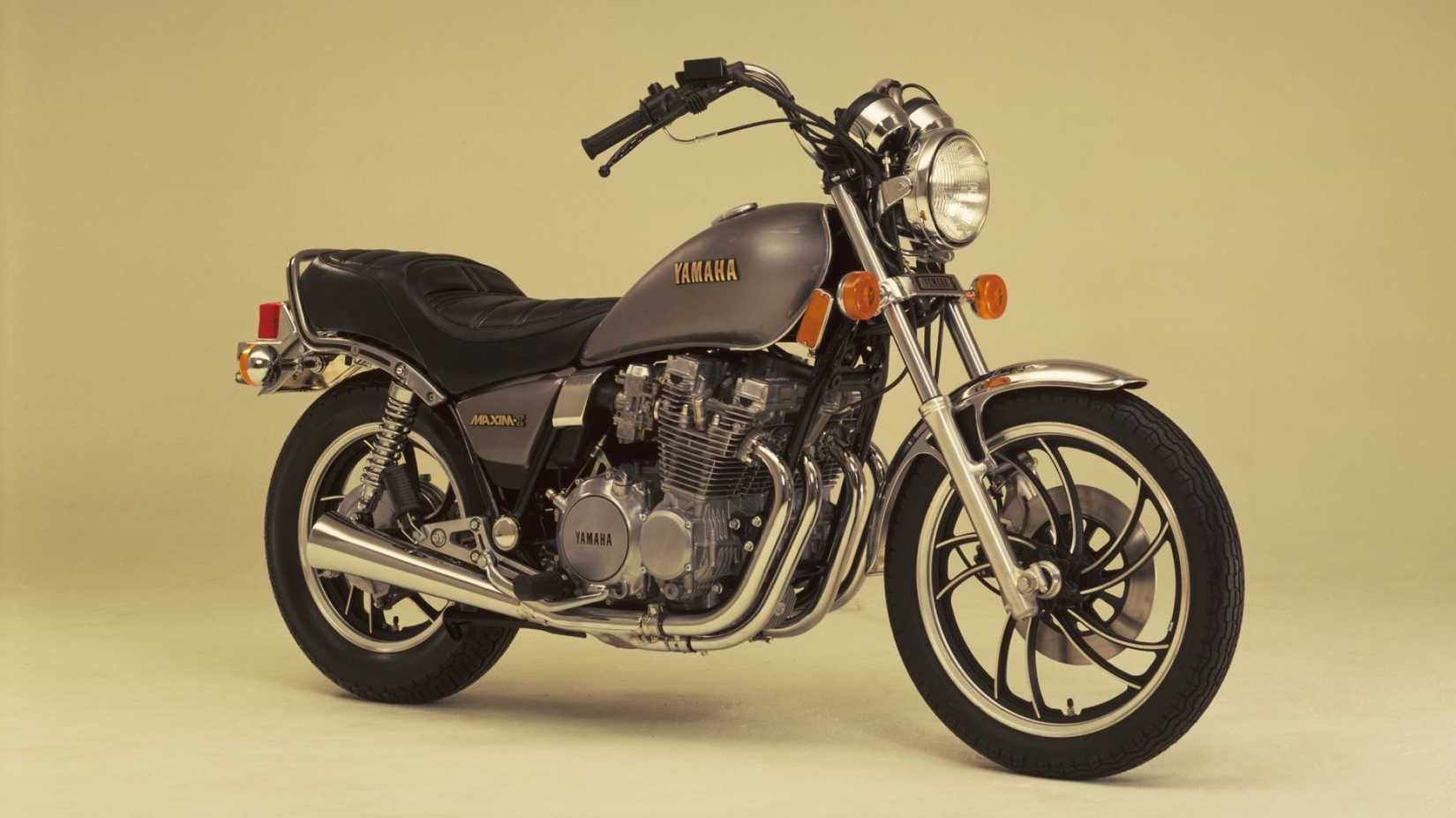 Yamaha XJ650 Maxim front third quarter view