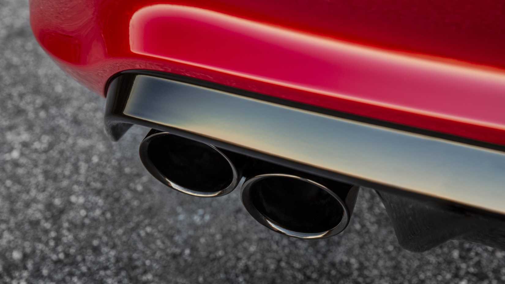 Shot of the exhaust tips on the 2018 Jeep Grand Cherokee Trackhawk