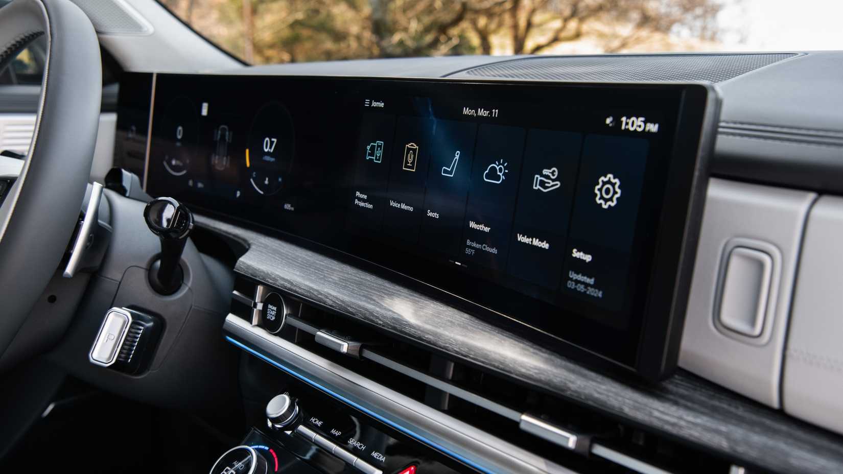 Close up of the screens on the dashboard of the 2025 Hyundai Santa Fe