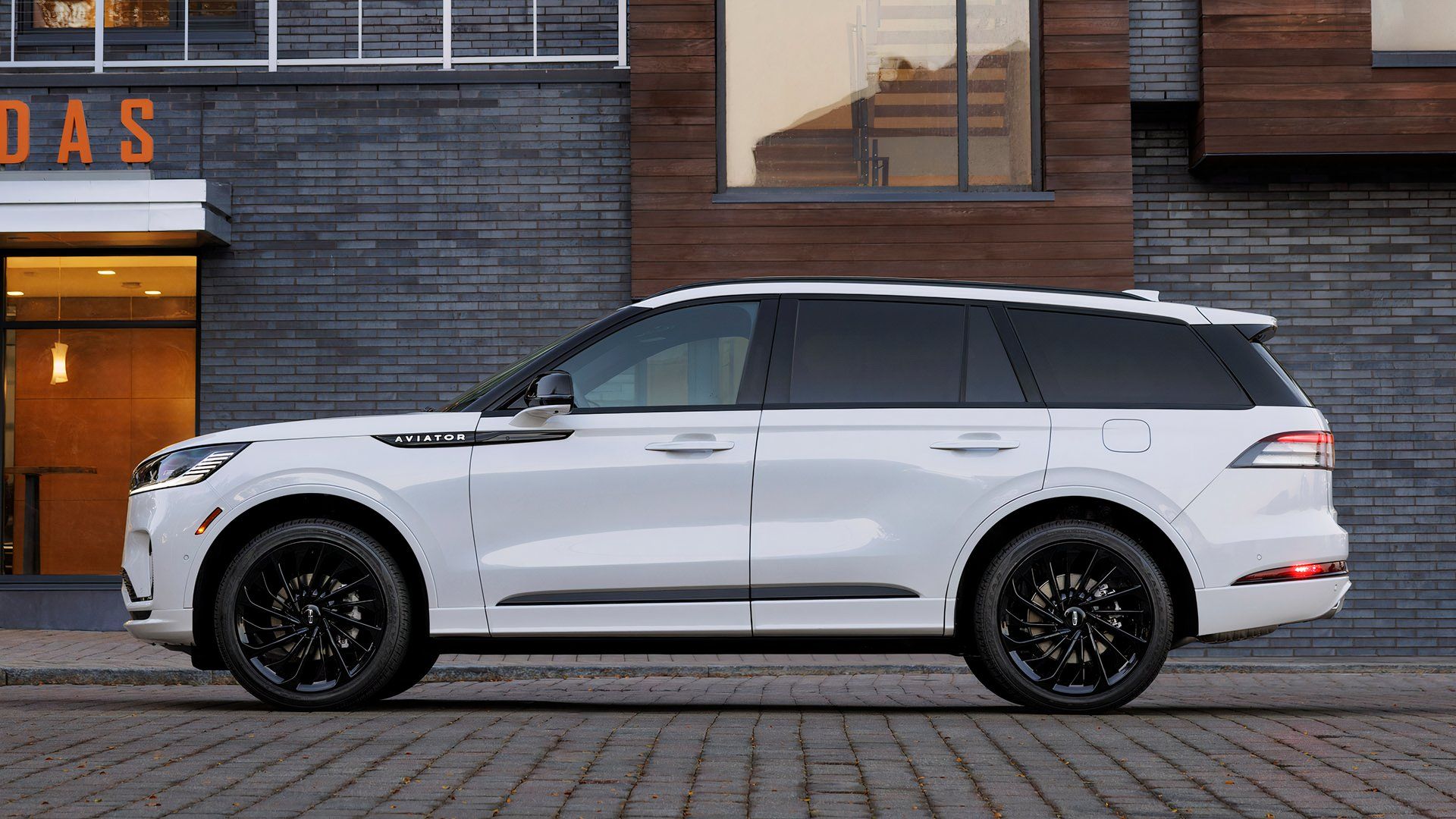 Lincoln Aviator Reserve with Jet Package