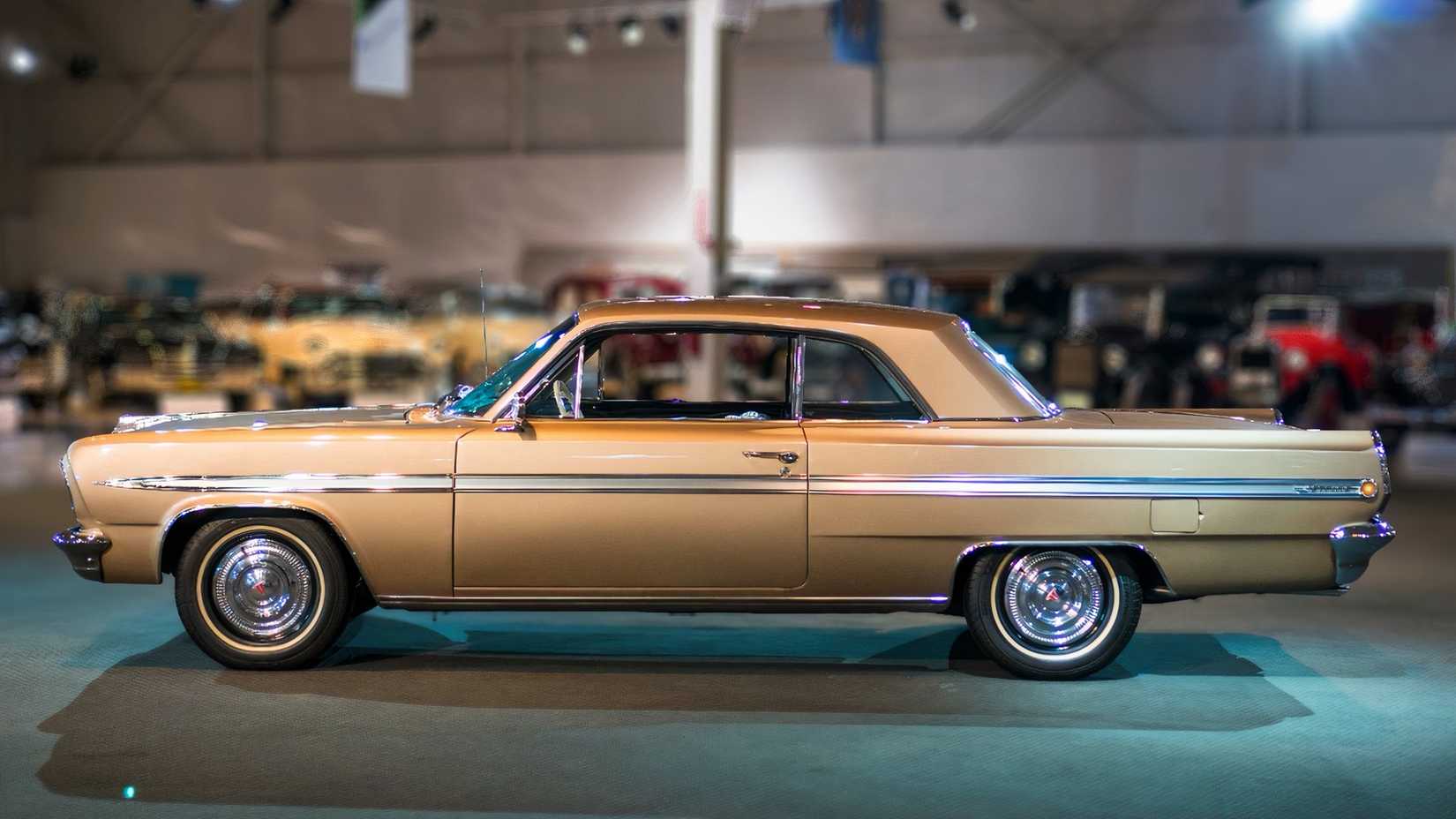 Side view of 1963 Oldsmobile Jetfire