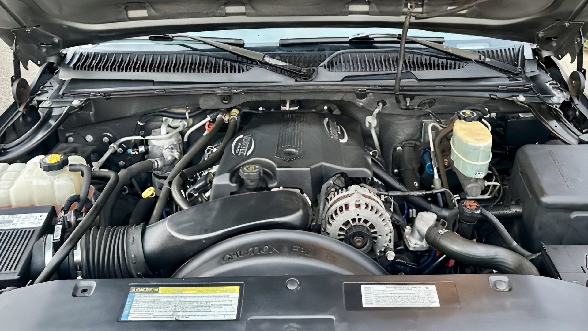 1999-2002 chevy silverado parts part out only Model year 2001 Engine runs  rough possibly coils 200k 5.3 $450 Rear bumper dents $50 Tires no good  Doors $40 each each Hood $50 Front, image size:1500x844