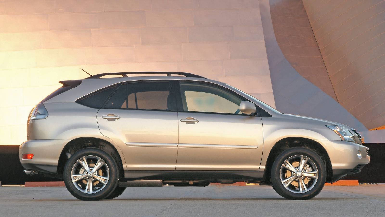 The $5,000 Lexus SUV That Just Won’t Quit