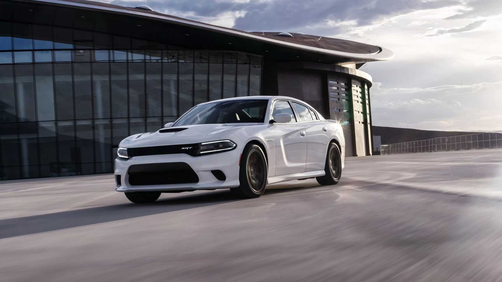2015 Dodge Charger SRT Hellcat driving