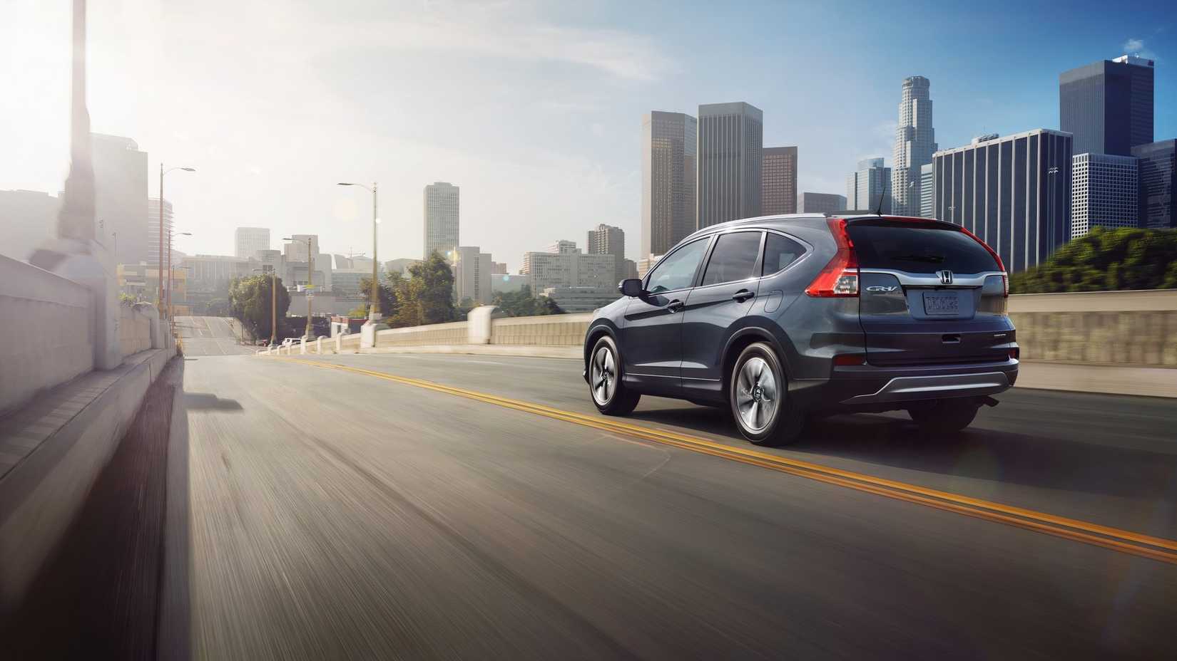 2015 Honda CR-V rear view driving
