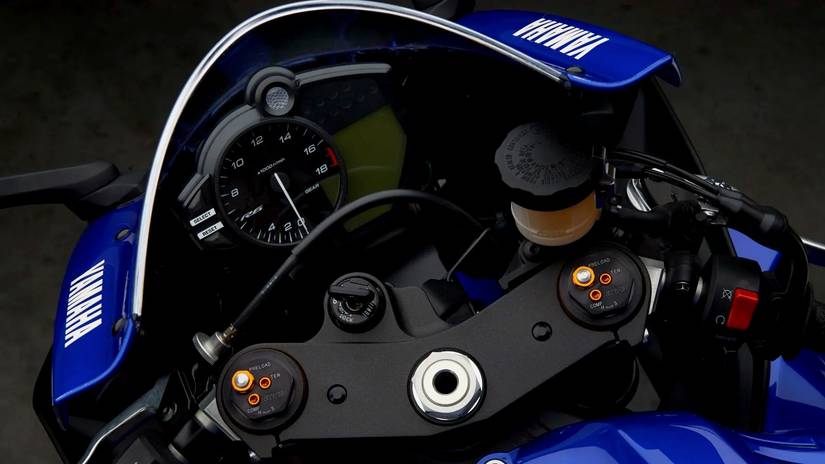 Yec R6 Dash Picture Here's Why We Would Pick The Yamaha R6 Over The New YZF-R9