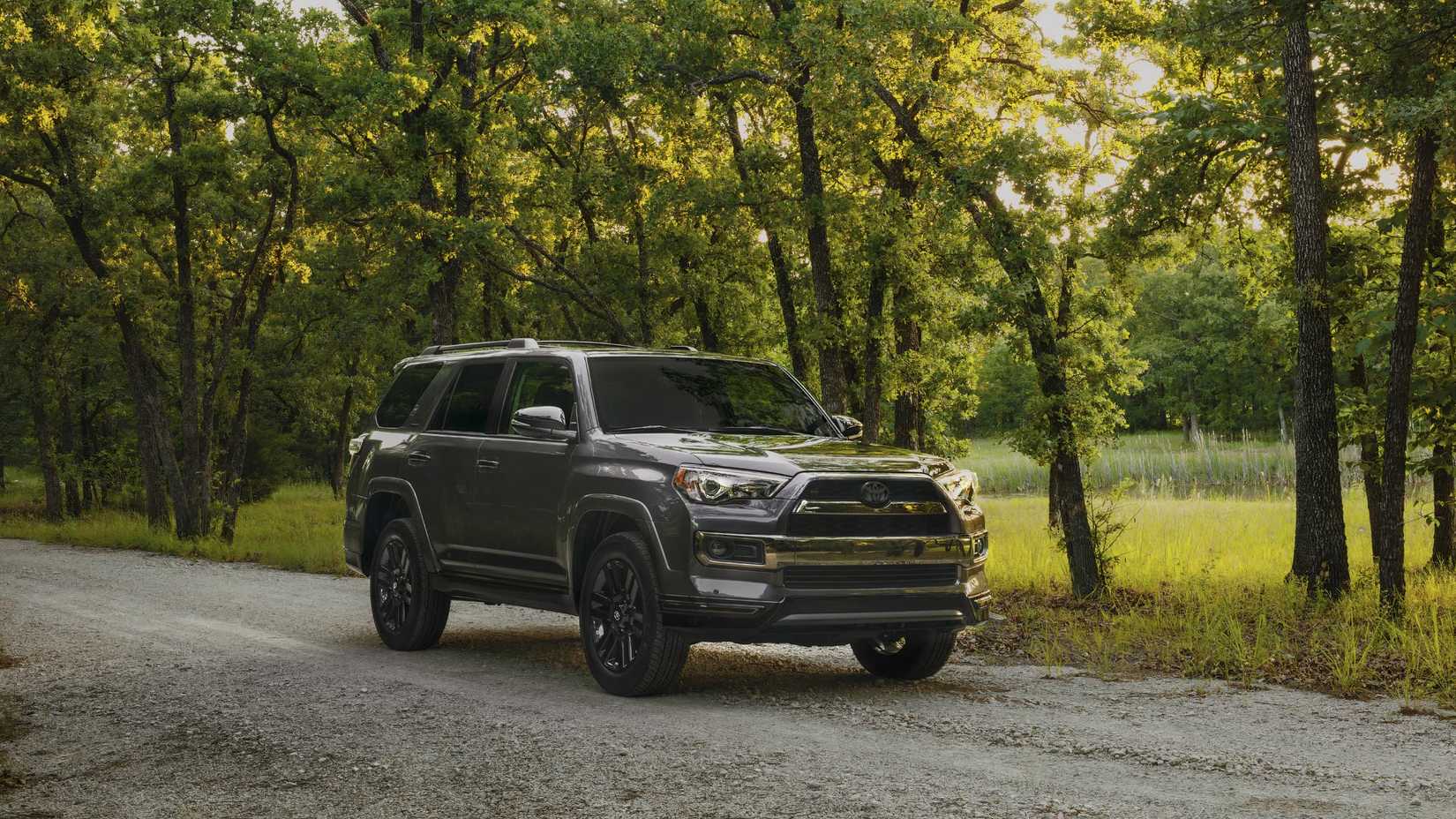 2019 Toyota 4Runner Front 3/4 Parked