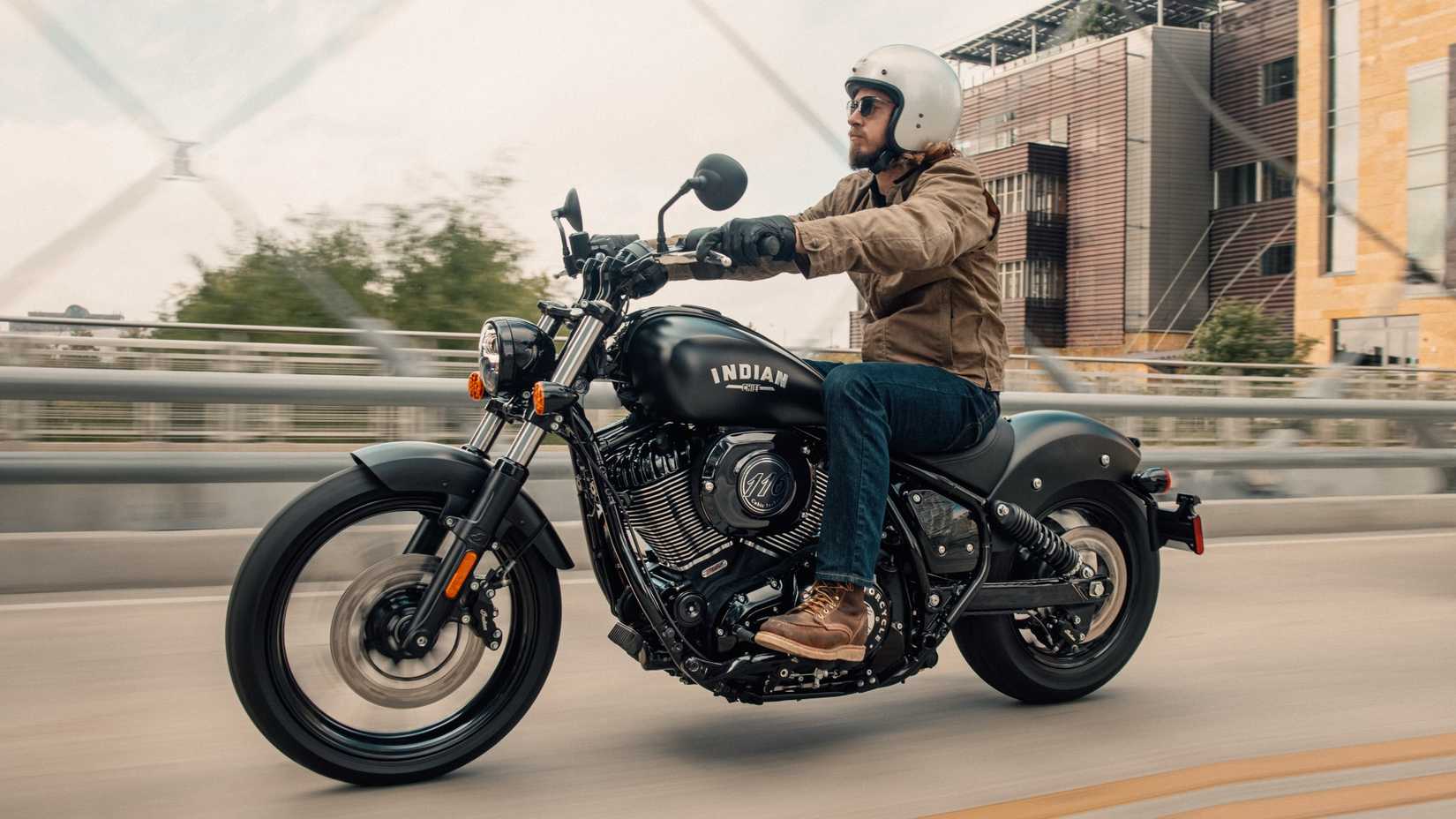 2024 Indian Chief Dark Horse accelerating on the road