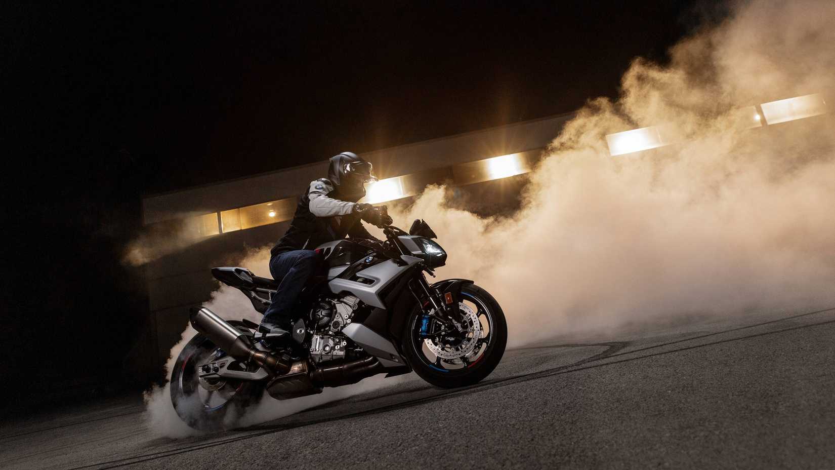 2025 BMW S 1000 R Esgotamento
