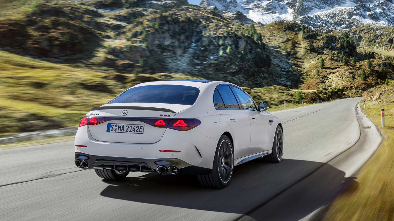 2025 Mercedes-AMG E 53 HYBRID TopSpeed (2)