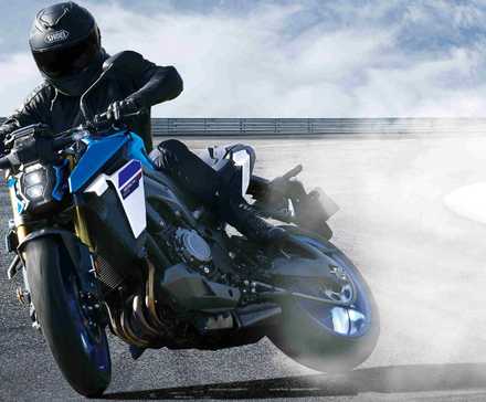 2025 Suzuki GSX-S1000 Ação