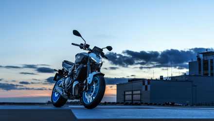 2025 Yamaha MT-07 completo