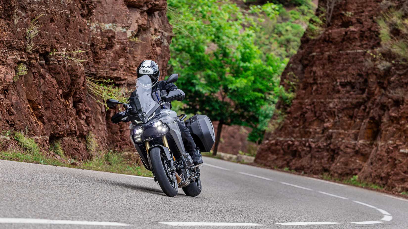 2025 Yamaha Tracer 9 GT Ação 3