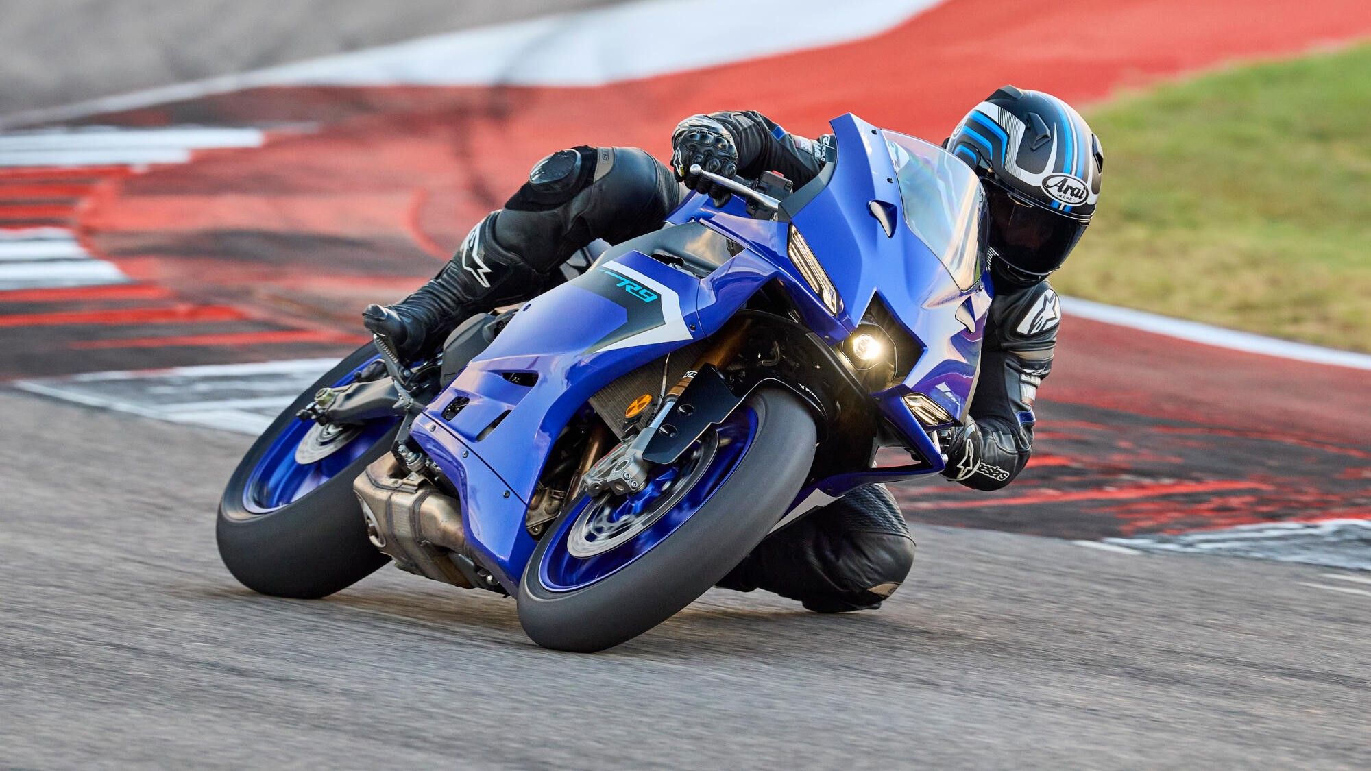 2025 Yamaha YZF-R9 Action hd sports bike wallpaper view