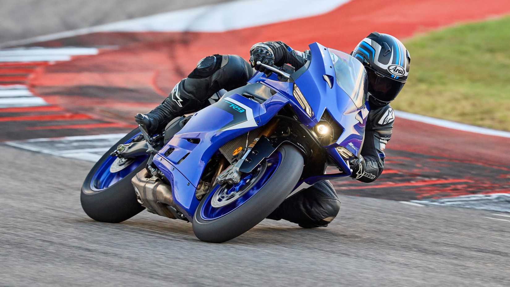 2025 Yamaha YZF-R9 Action hd visualização do papel de parede da bicicleta esportiva