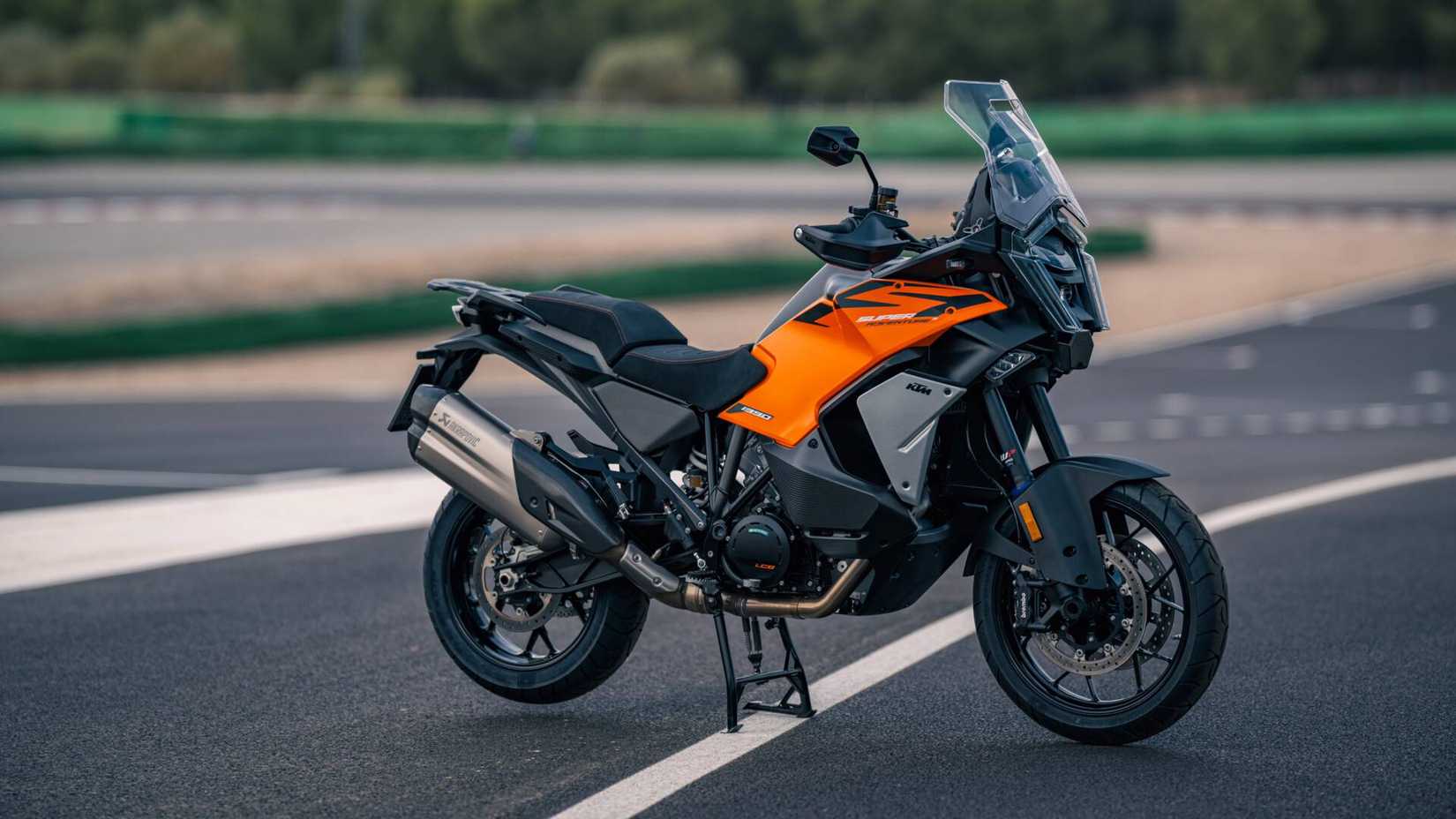 2025 KTM 1390 Super Adventure S Evo