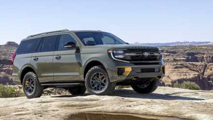 Foto frontal 3/4 de um Ford Expedition Tremor 2025