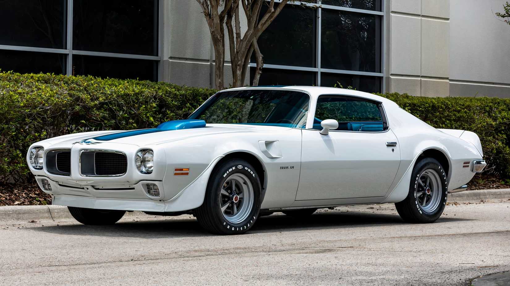 3/4 side view of Pontiac Firebird