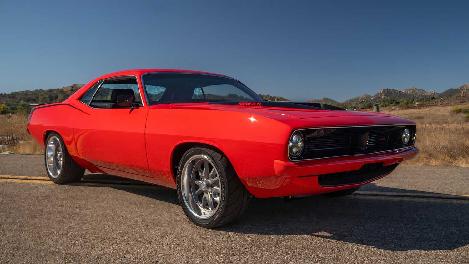 Hemi Rip Mix A Modern Spin on Classic Muscle: Inside This 1970 Hemi Cuda Restomod