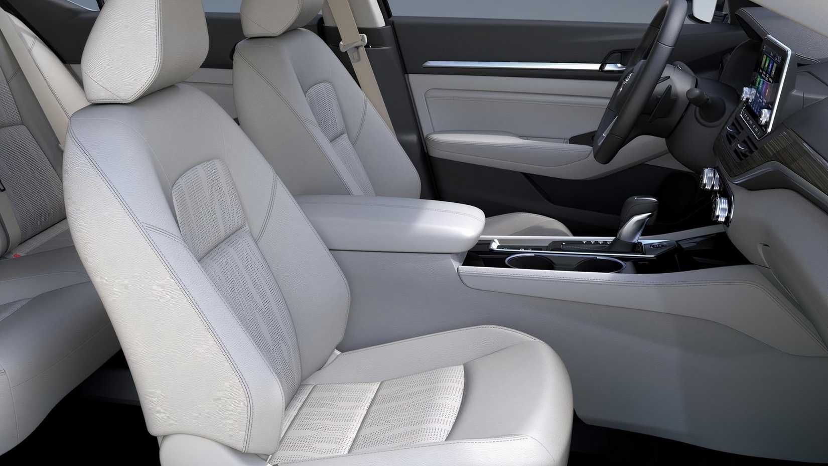 Interior do Nissan Altima 2019, close da frente vista lateral