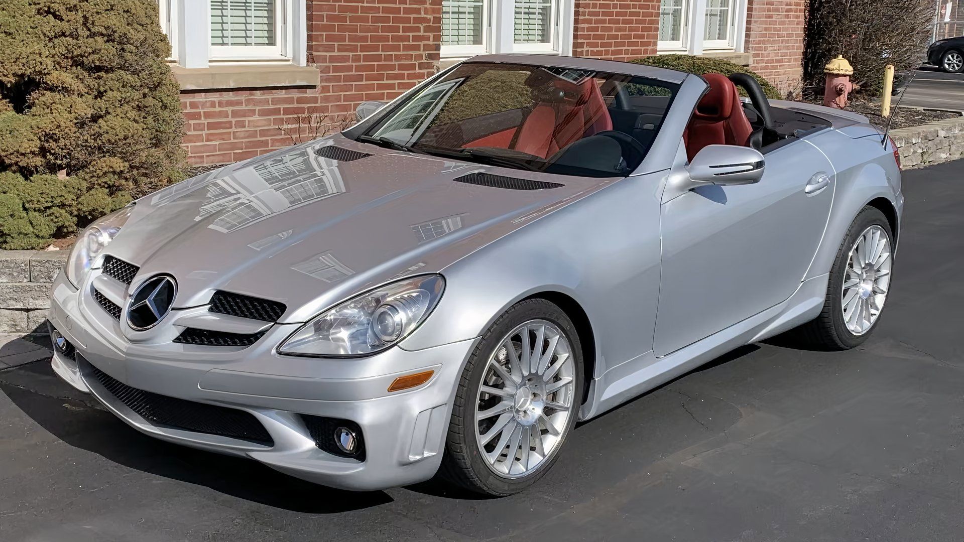 The V6 Mercedes-Benz Roadster That's Bound To Become A Future Classic