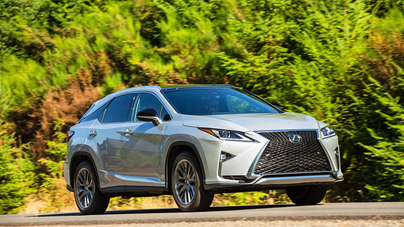 Foto de ação do Lexus RX 350 2016