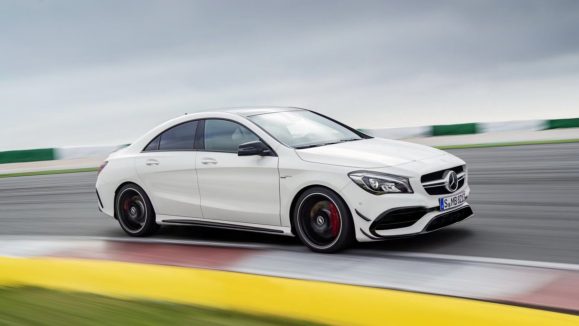 2017 Mercedes-AMG CLA45