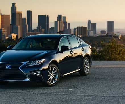 2018 Lexus ES 300h frontal e lateral