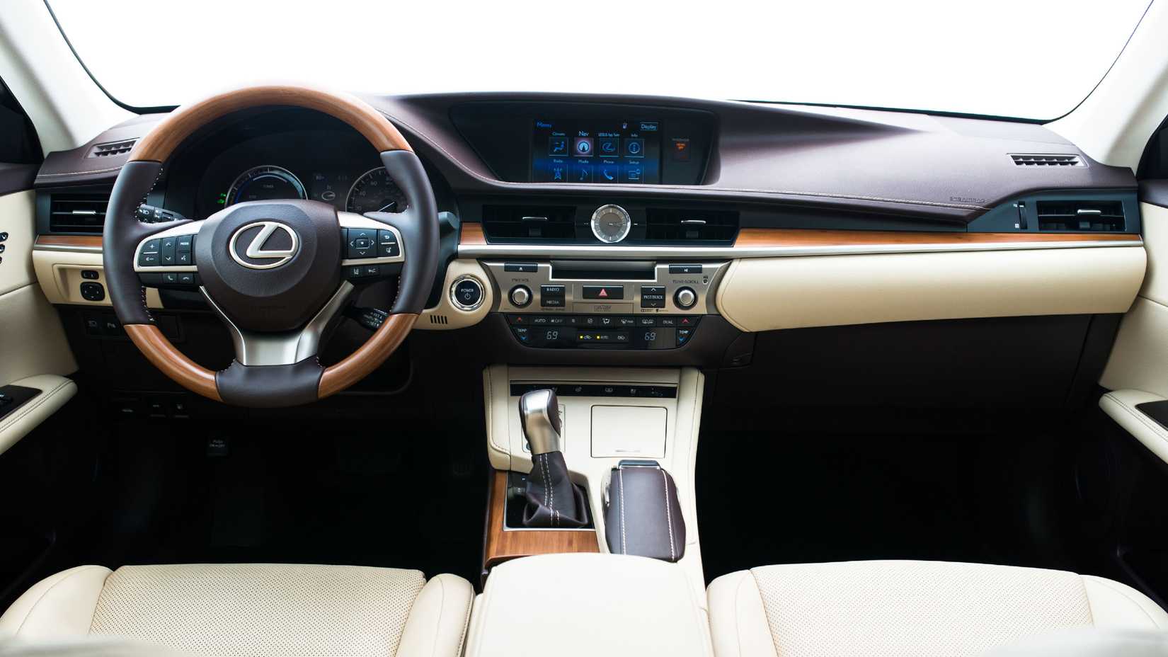 2018 Lexus ES 300h Interior